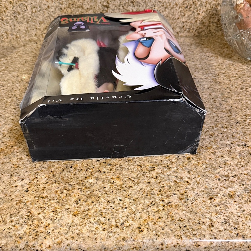 Disney Villains Cruella De Vil 1999 theme park exclusive new in box - Picture 6 of 8